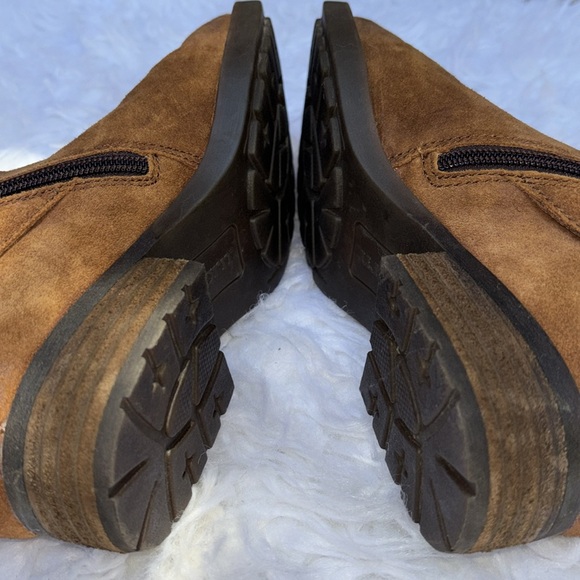Born Distressed Chestnut Brown Suede Boots, Size 7.5 - Picture 10 of 16